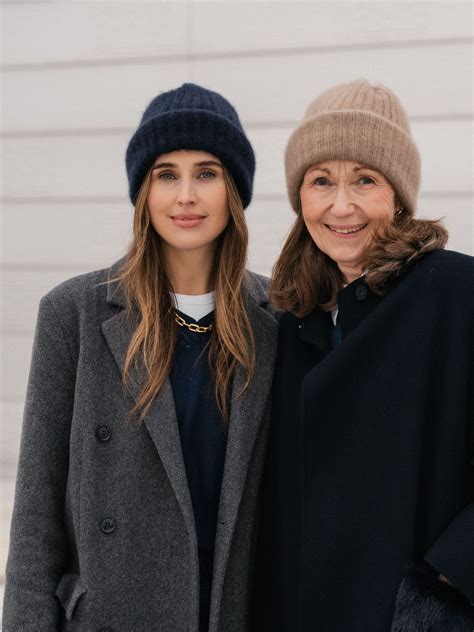 Mother and her children in Shapka beanies. @tinaemiliedomino .